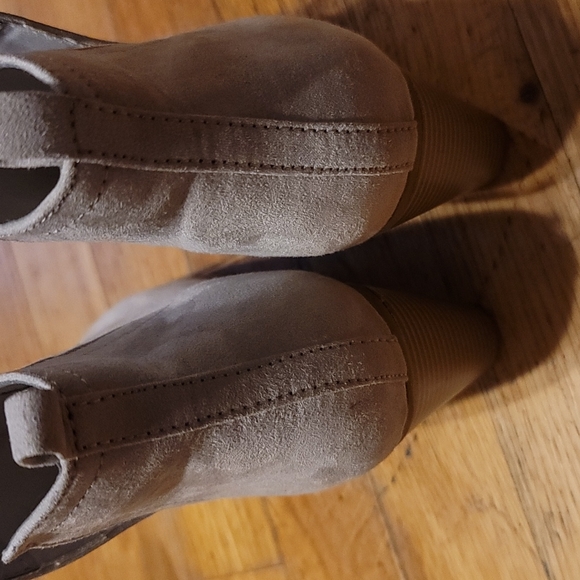 Express size 6 light gray boots - Picture 4 of 5